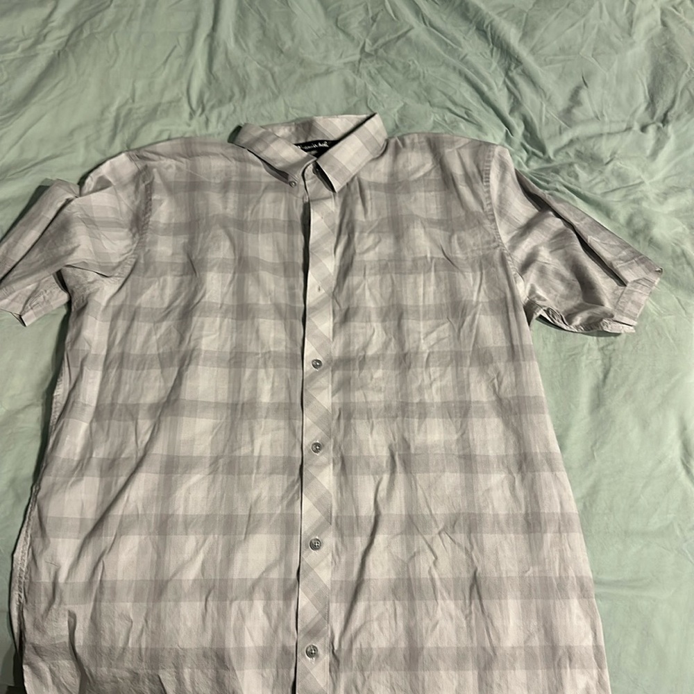 Travis Mathew Short Sleeved Button down shirt